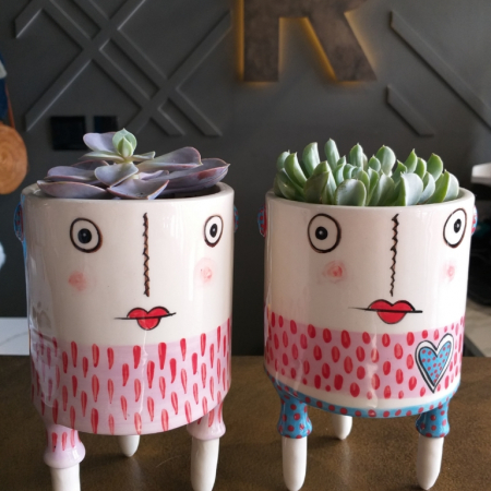 pottery 3 legged pots in pink faces
