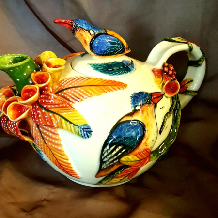 pottery Tpot KF andflowers