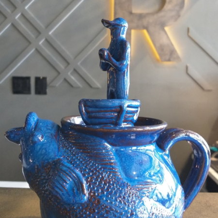 pottery Tpot fisherman