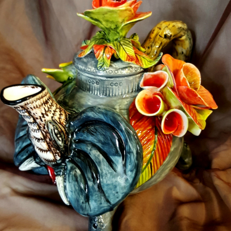 pottery eli Tpot with flowers