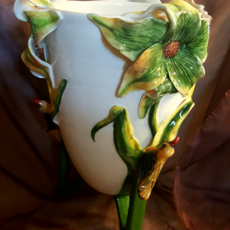 pottery vase on legs green KF